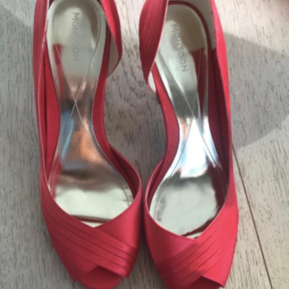 Gorgeous Ruby Red Heels! - Picture 3 of 4